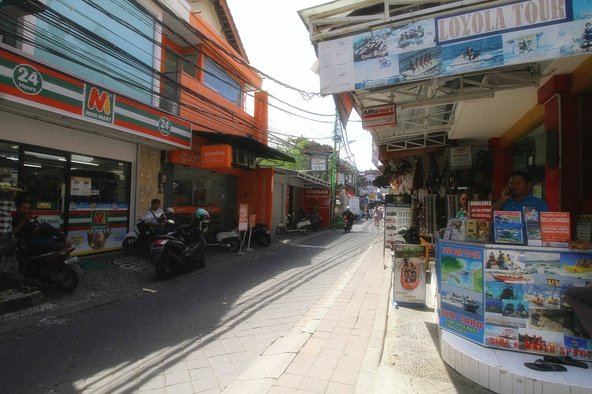Dua Dara Inn Kuta Legian Exterior foto