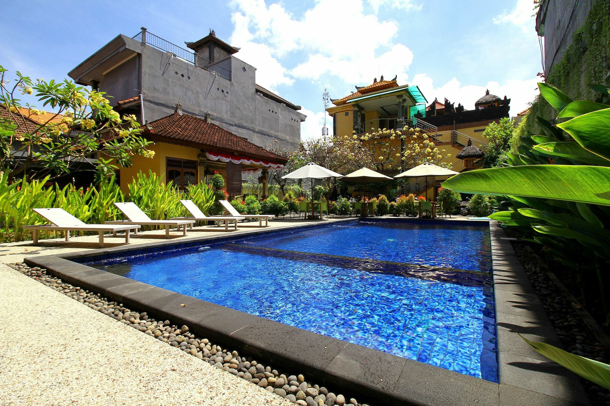 Dua Dara Inn Kuta Legian Exterior foto